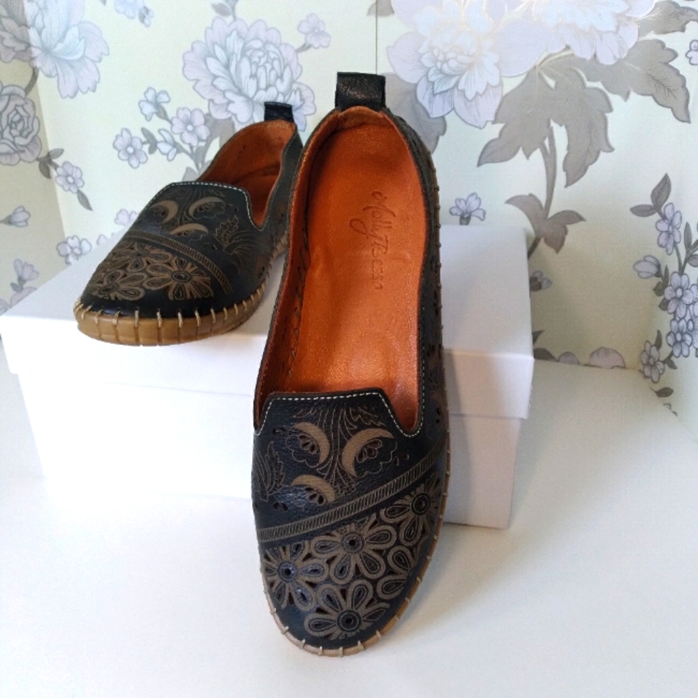 Molly Bessa Slip On Leather Shoes Cut Out Design from Turkey.